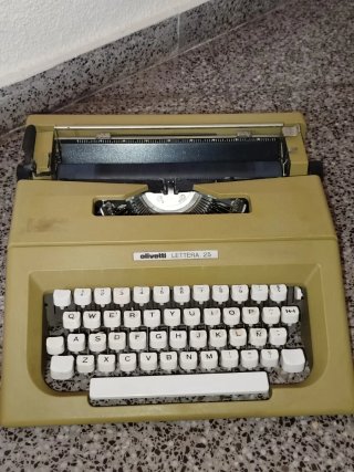 Máquina de escribir Olivetti Lettera 25 vintage