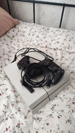 Consola PS4 Blanca + 2 Mandos