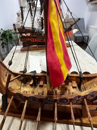 Maqueta de un Drakkar Vikingo Artesanal Madera