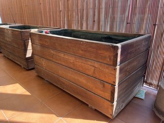 Jardinera de madera para terraza