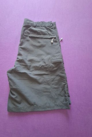 Pantalones cortos grises para hombre