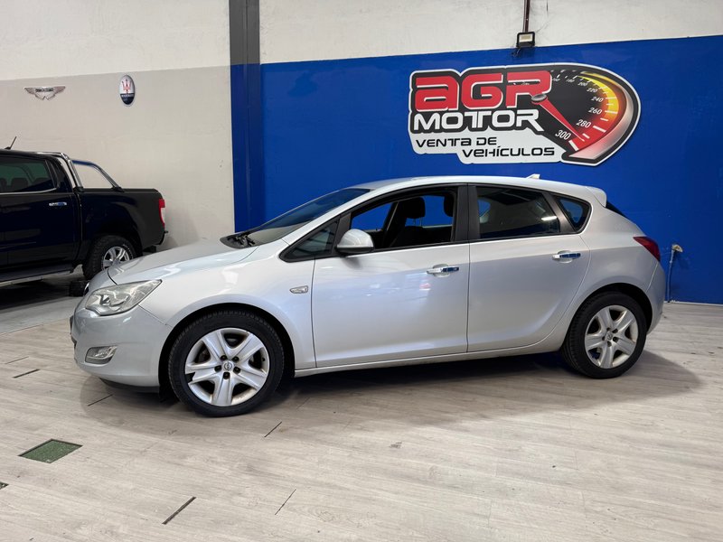 Opel Astra 1.7 cdti - foto 1