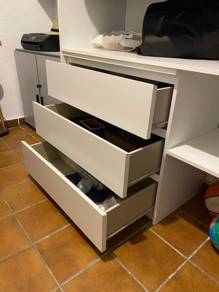 Cajonera de madera blanca