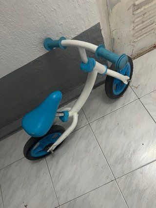 Bicicleta de equilibrio infantil