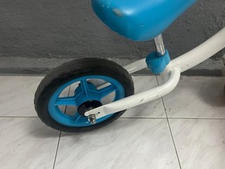 Bicicleta de equilibrio infantil