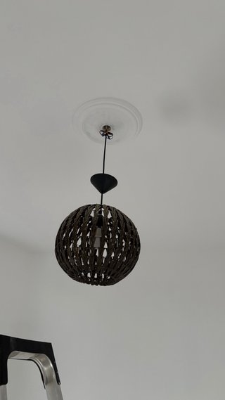 Lámpara colgante de tela y madera