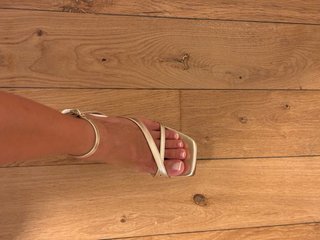 Tacones Zara Dorados