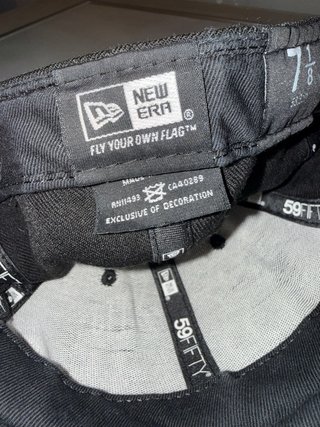 Gorra New Era “Sorry im Fresh”Negra y Blanca