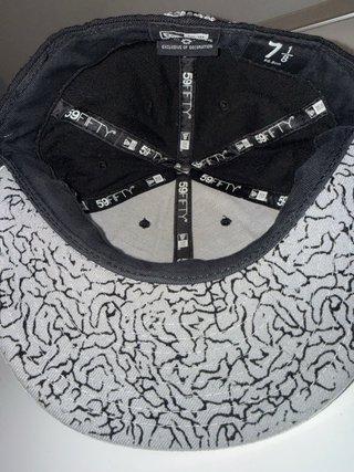 Gorra New Era “Sorry im Fresh”Negra y Blanca