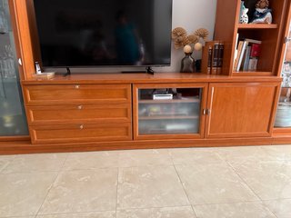 Mueble modular cerezo con vitrina