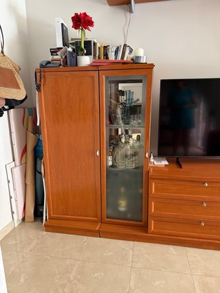 Mueble modular cerezo con vitrina