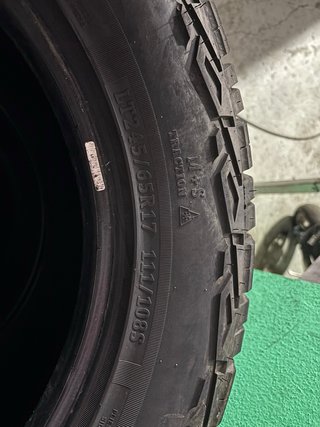 Neumáticos Comfoser 245/65/17