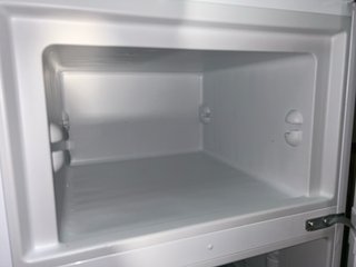 Nevera blanca con congelador