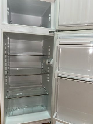 Nevera blanca con congelador