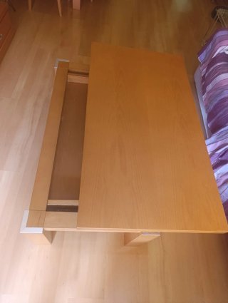 Mesa baja de salón extensible de madera