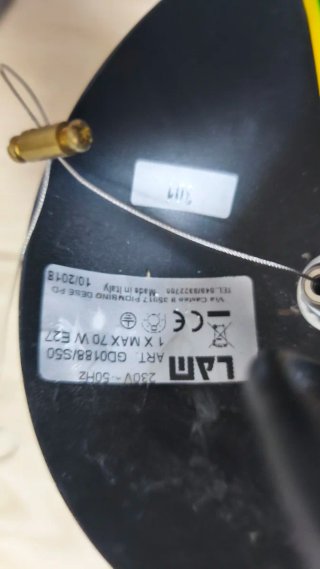 Lampadario in metallo nero