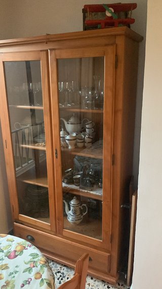 Vitrina madera pino cristal buen estado