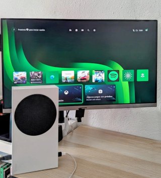 Xbox Series S + Mando Blanco