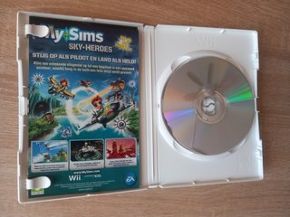 2 Juegos Wii: Madagascar Kartz y Sims 3