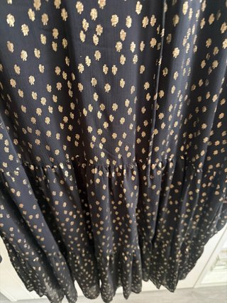 Vestido H&M negro con estampado dorado