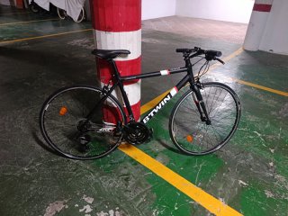Bicicleta BTWIN Negra