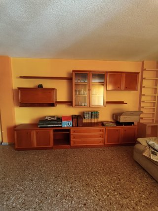 Mueble de salón madera y cristal