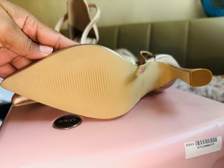 Zapatos de tacón dorados talla 39