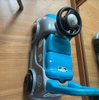 Coche correpasillos azul y gris
