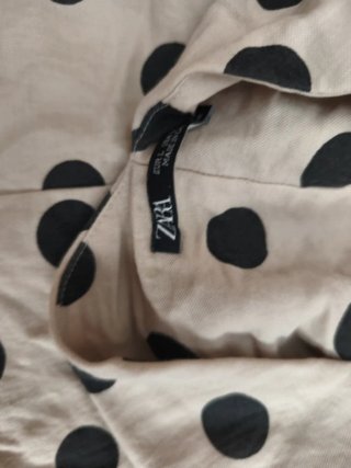 Vestido Zara lunares beige y negro