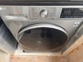 Lavadora Secadora LG 8/5kg Inox