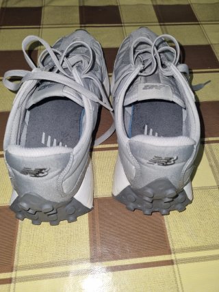 Zapatillas deportivas Kawasaki de estilo casual.