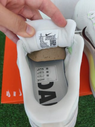 Nike Vomero 18 Bianco/Giallo