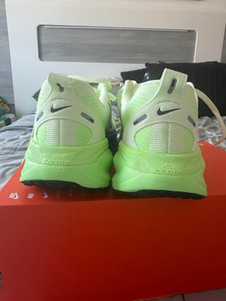 Nike Vomero 18 ZoomX Hombre Talla 40 Nuevas