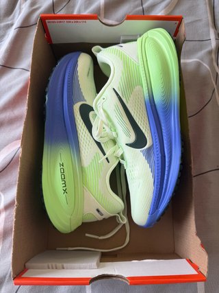 Nike Vomero 18 ZoomX Hombre Talla 40 Nuevas