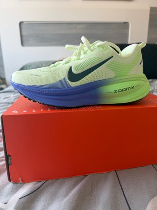 Nike Vomero 18 ZoomX Hombre Talla 40 Nuevas