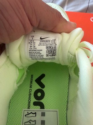 Nike Vomero 18 ZoomX Hombre Talla 40 Nuevas