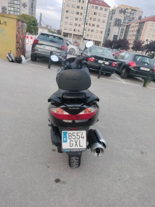 Suzuki Burgman 125 - 2010 - 24.500 km. Carnet B.