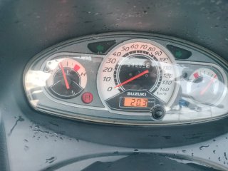Suzuki Burgman 125 - 2010 - 24.500 km. Carnet B.