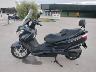 Suzuki Burgman 125 - 2010 - 24.500 km. Carnet B.