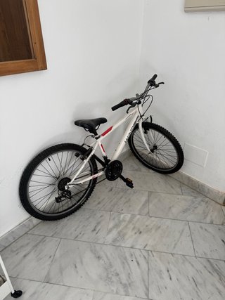Bicicleta niño/adolescente blanca