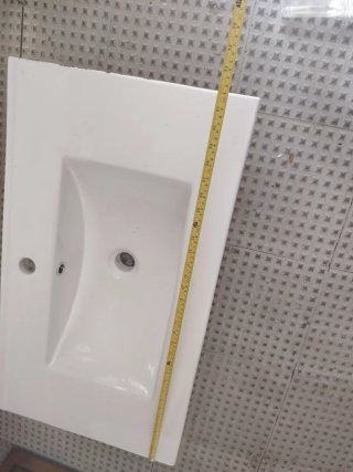 Lavabo y espejo con luz LED