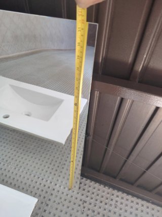 Lavabo y espejo con luz LED