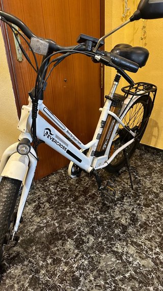 Bici Eléctrica EVERCROSS Blanca