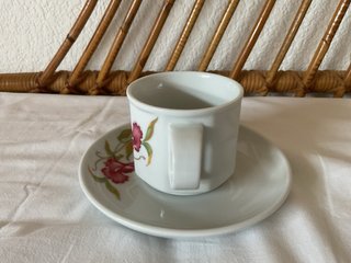 Taza y plato vintage floral alemán