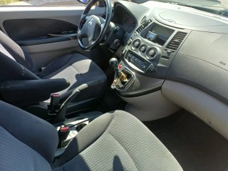 Mitsubishi Grandis 2006