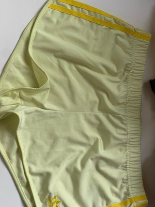 Pantalón Adidas Beige y Amarillo