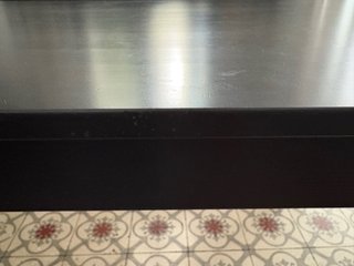 Mesa de comedor de madera
