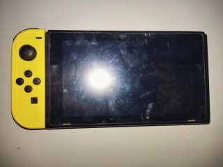 Nintendo Switch Amarillo y Negro