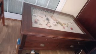 Mesa de centro de madera y cristal