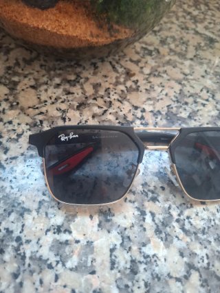 Gafas de Sol Ray-Ban Ferrari Negras y Doradas